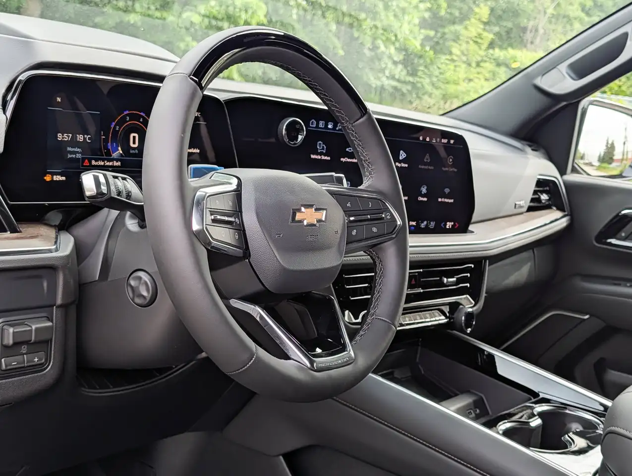 Chevrolet Tahoe photo Chevrolet Tahoe