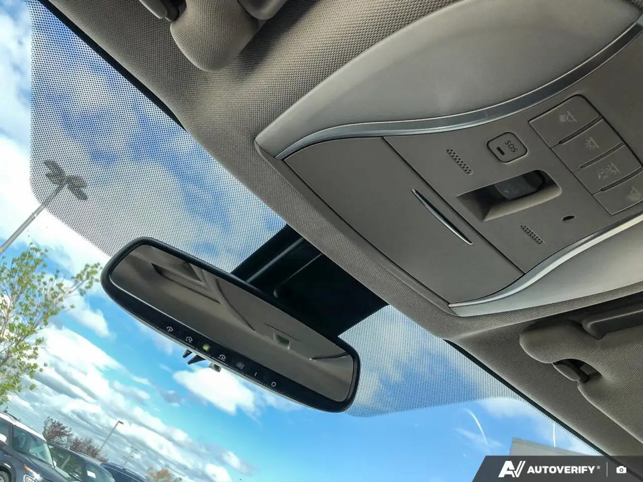 Infiniti QX60 снимка Infiniti QX60