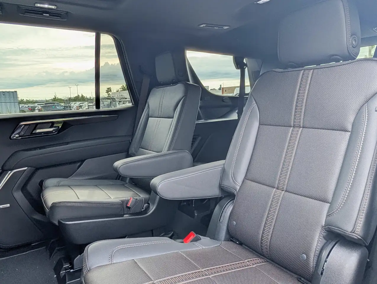 Chevrolet Tahoe photo Chevrolet Tahoe