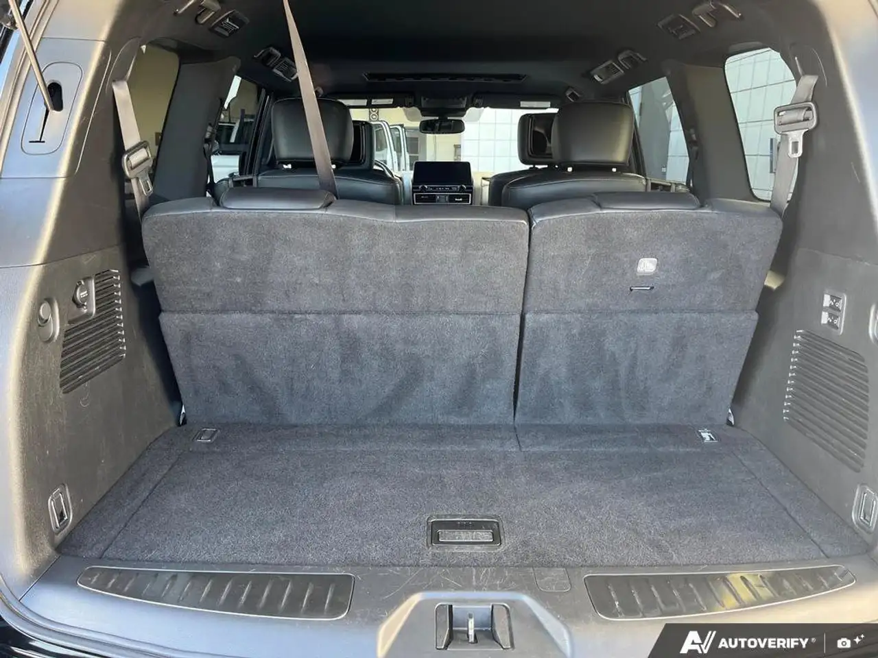 Infiniti QX80 fotografie Infiniti QX80