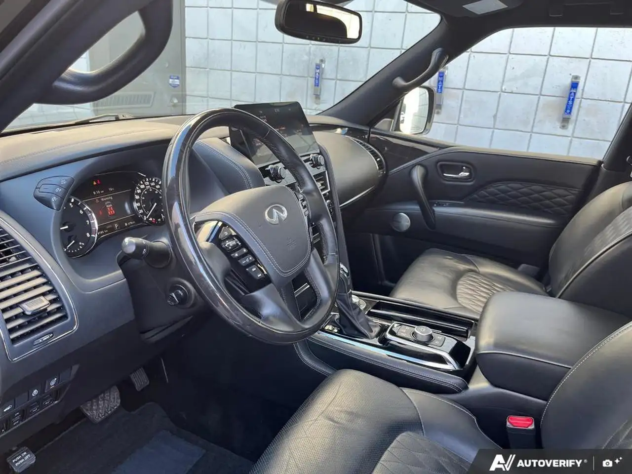 Infiniti QX80 fotografie Infiniti QX80