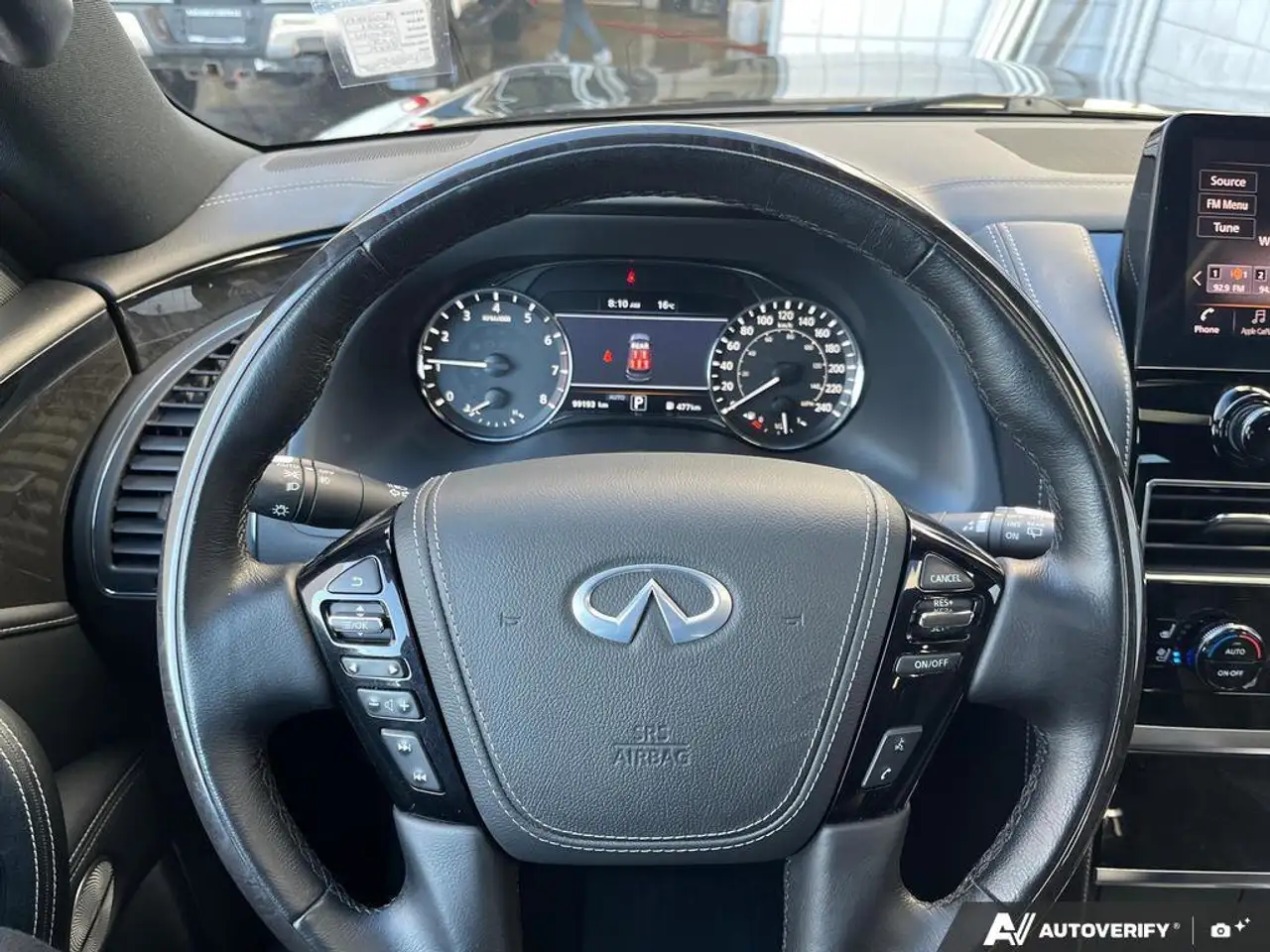 Infiniti QX80 fotografie Infiniti QX80