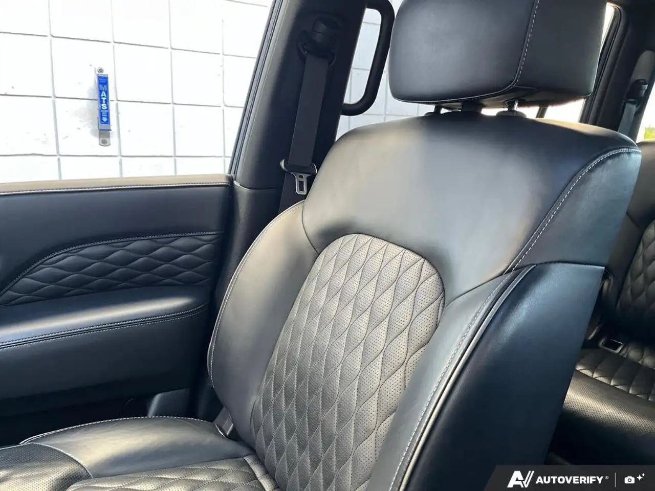 Infiniti QX80 fotografie Infiniti QX80