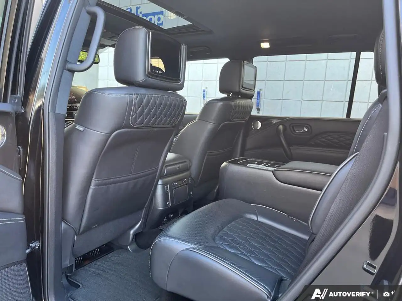 Infiniti QX80 fotografie Infiniti QX80