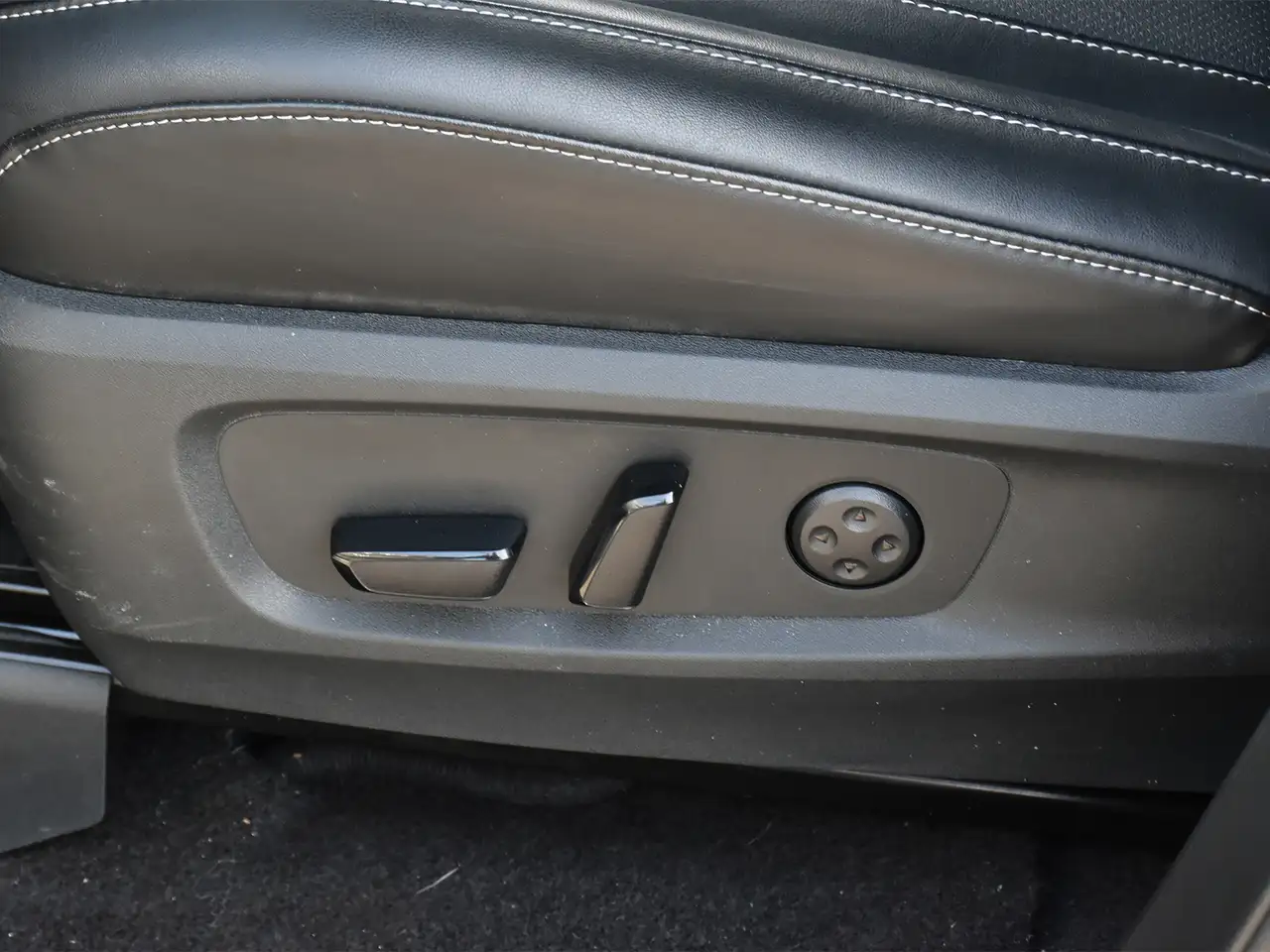 Infiniti QX60 снимка Infiniti QX60