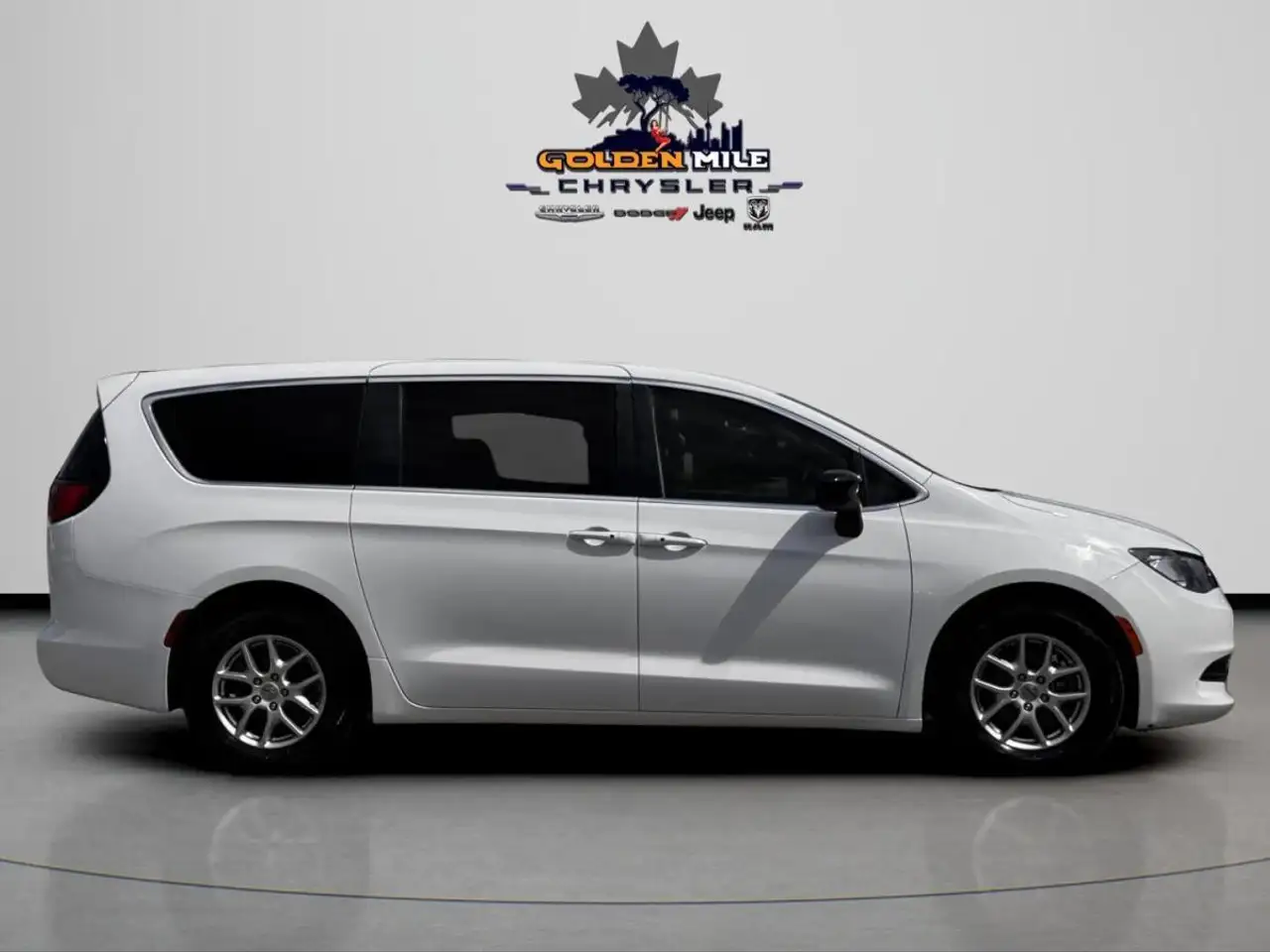 Chrysler Grand Caravan photo Chrysler Grand Caravan