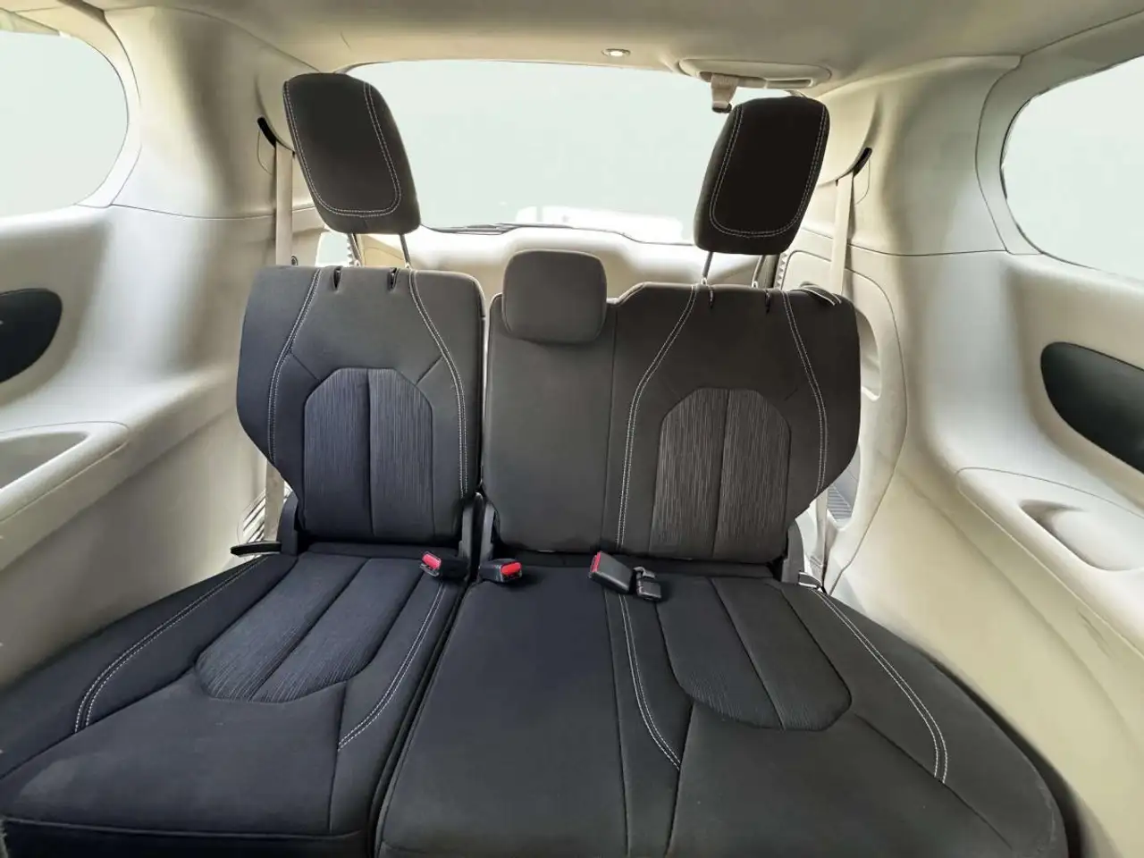 Chrysler Grand Caravan photo Chrysler Grand Caravan