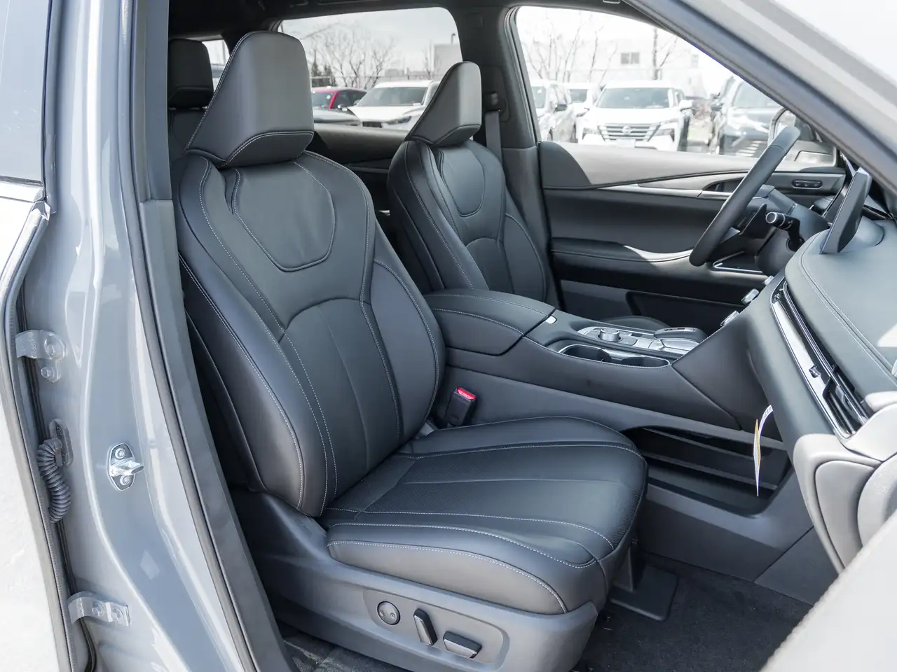 Infiniti QX60 снимка Infiniti QX60