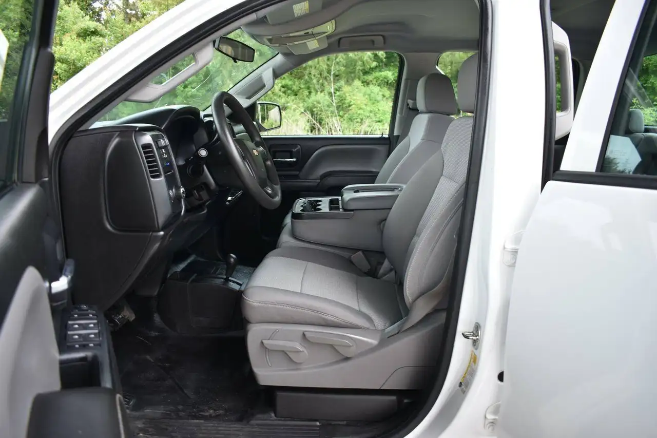 Chevrolet Silverado 2500 photo Chevrolet Silverado 2500