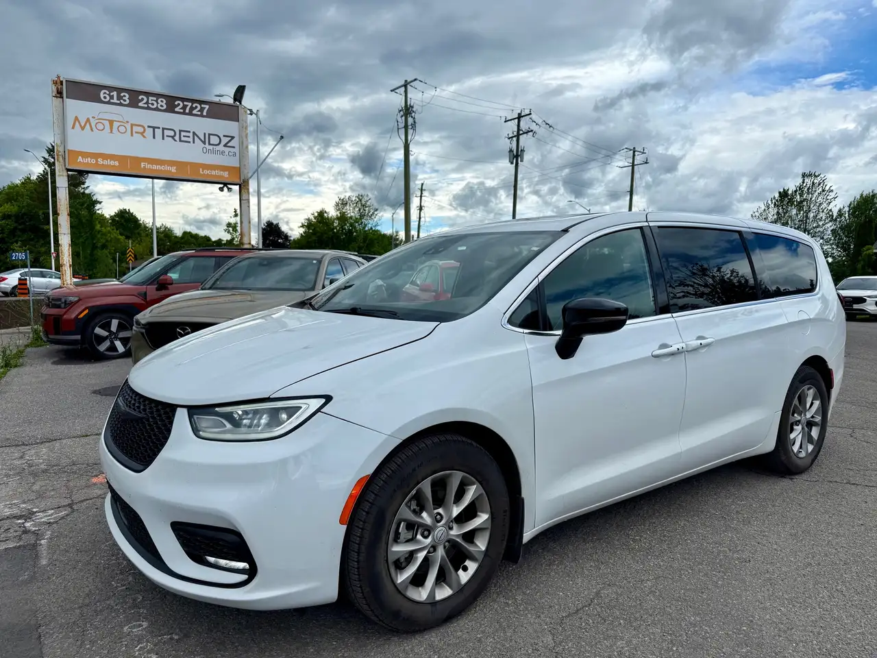 Chrysler Pacifica photo Chrysler Pacifica