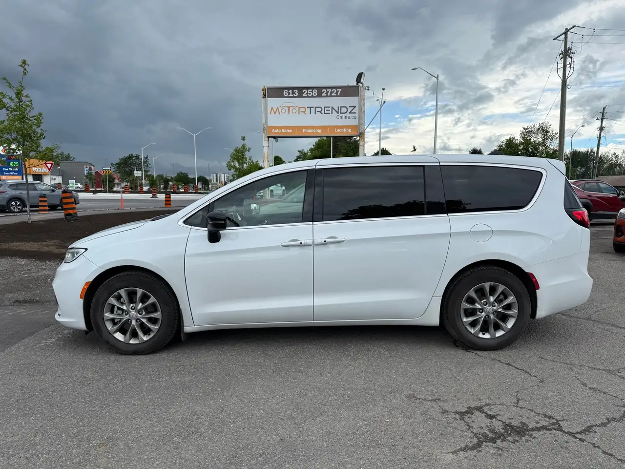 Chrysler Pacifica photo Chrysler Pacifica