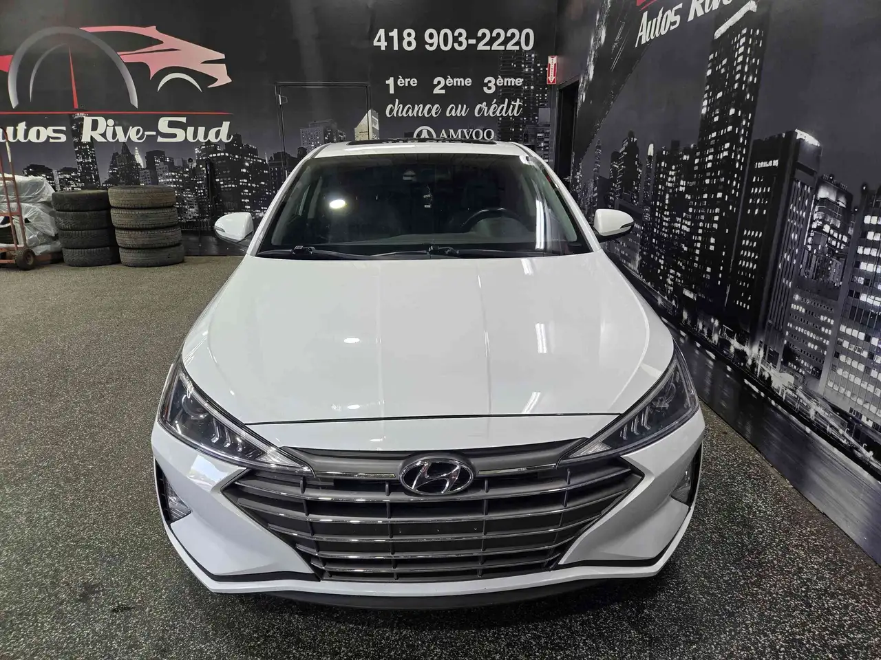Hyundai ELANTRA photo Hyundai ELANTRA