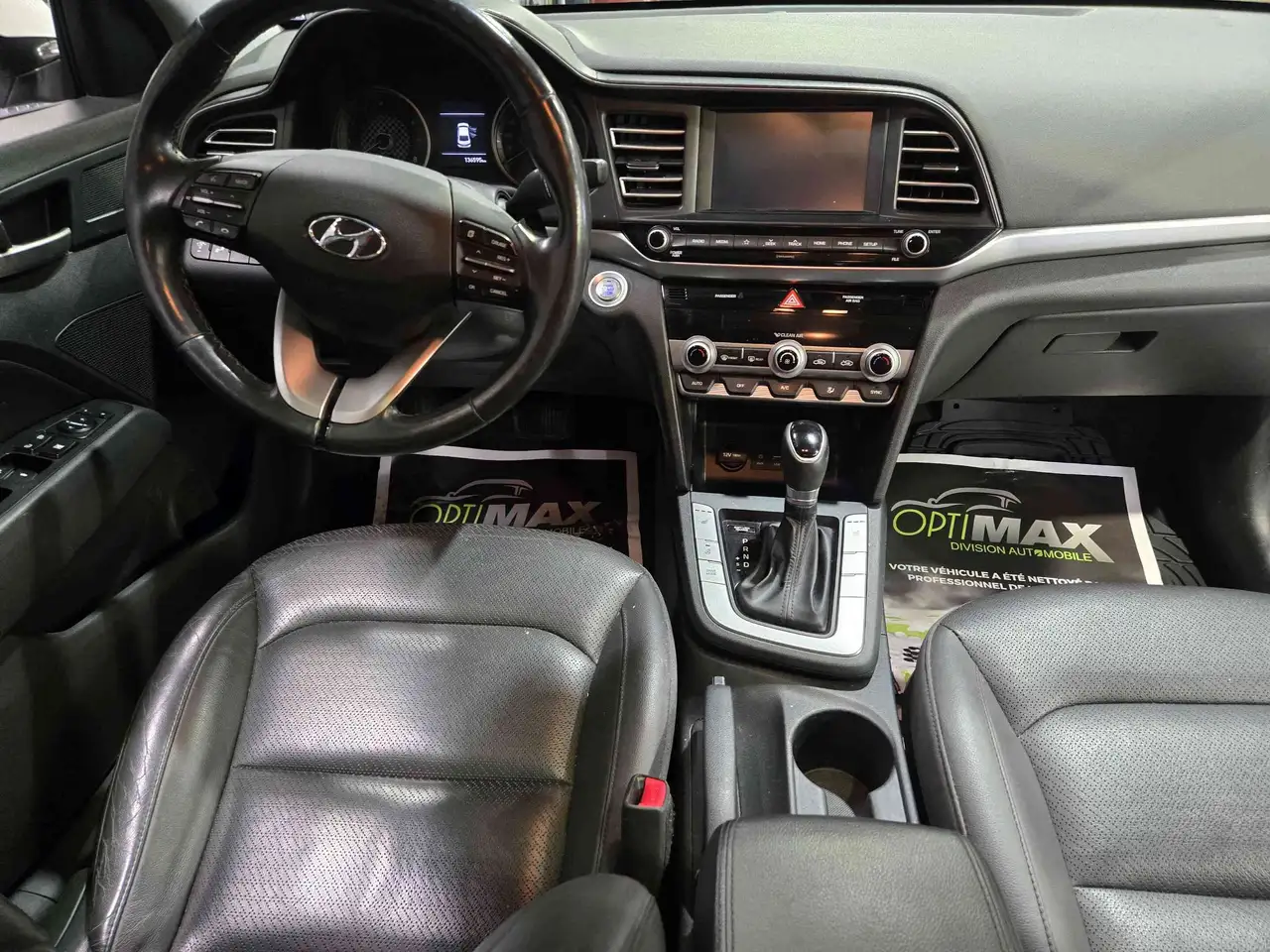 Hyundai ELANTRA photo Hyundai ELANTRA