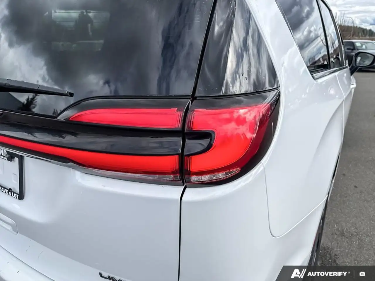 Chrysler Pacifica снимка Chrysler Pacifica