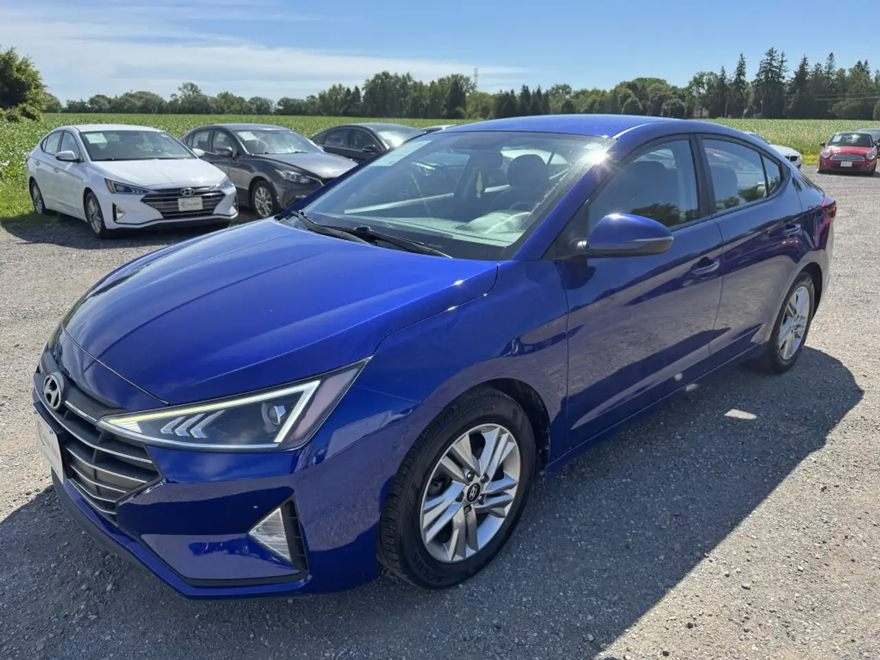 Hyundai ELANTRA photo Hyundai ELANTRA