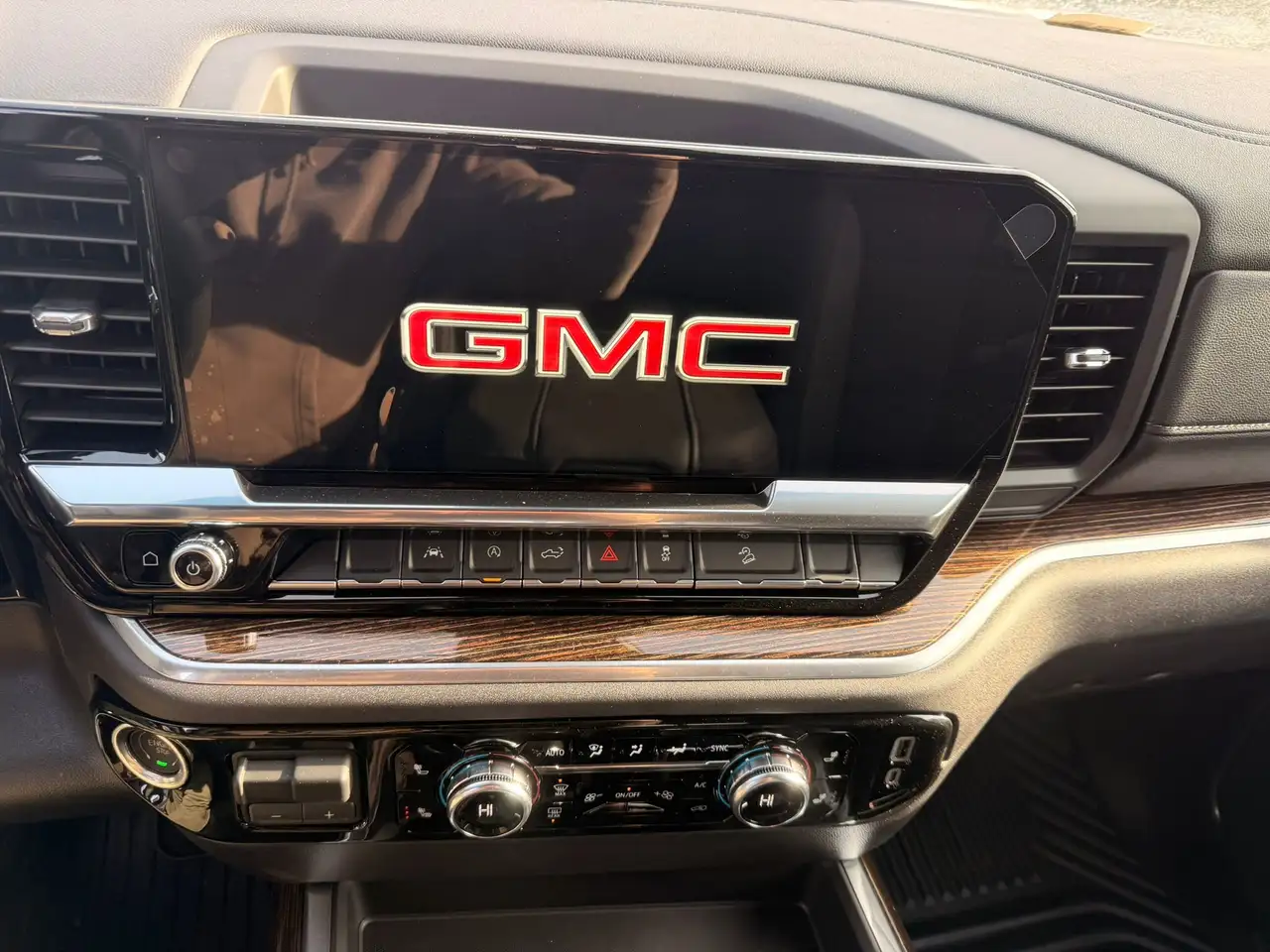 GMC Sierra 1500 снимка GMC Sierra 1500