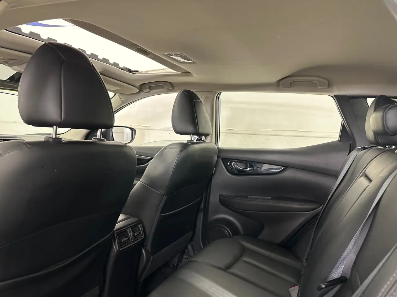 Nissan Qashqai снимка Nissan Qashqai