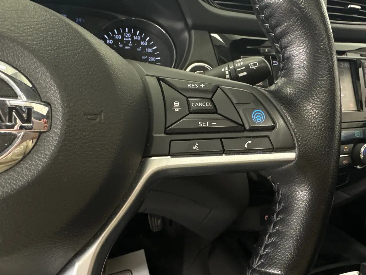 Nissan Qashqai снимка Nissan Qashqai