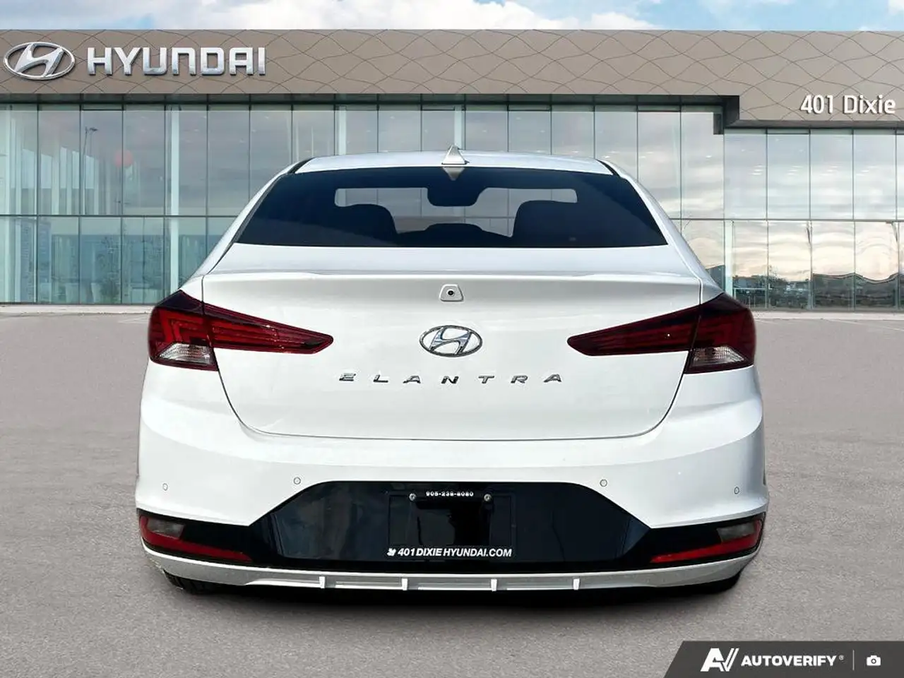 Hyundai ELANTRA photo Hyundai ELANTRA