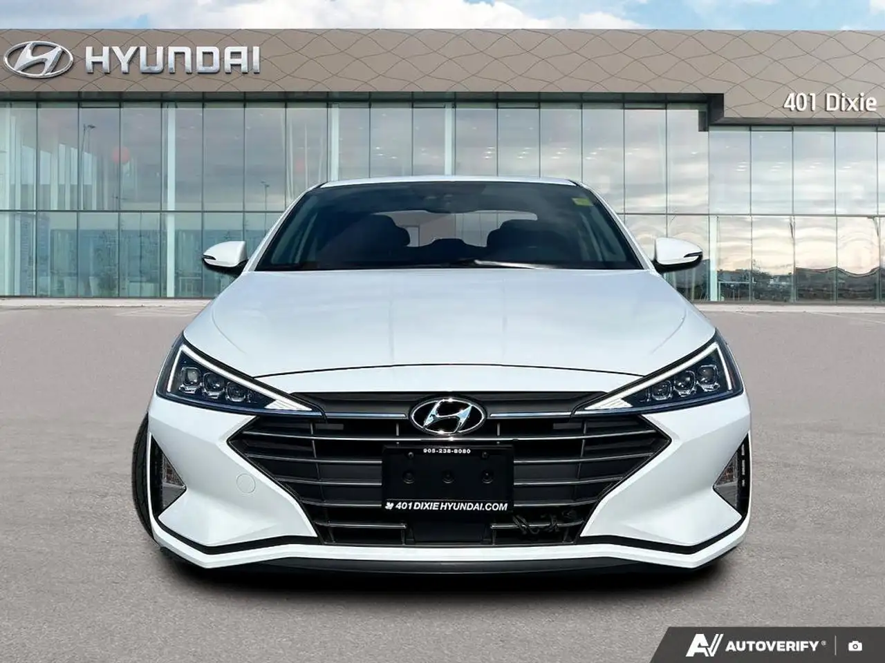 Hyundai ELANTRA photo Hyundai ELANTRA