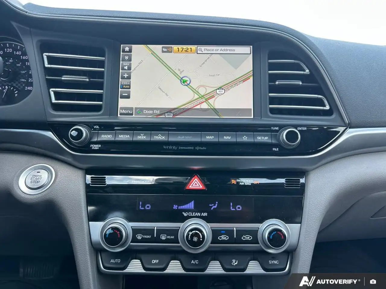 Hyundai ELANTRA photo Hyundai ELANTRA