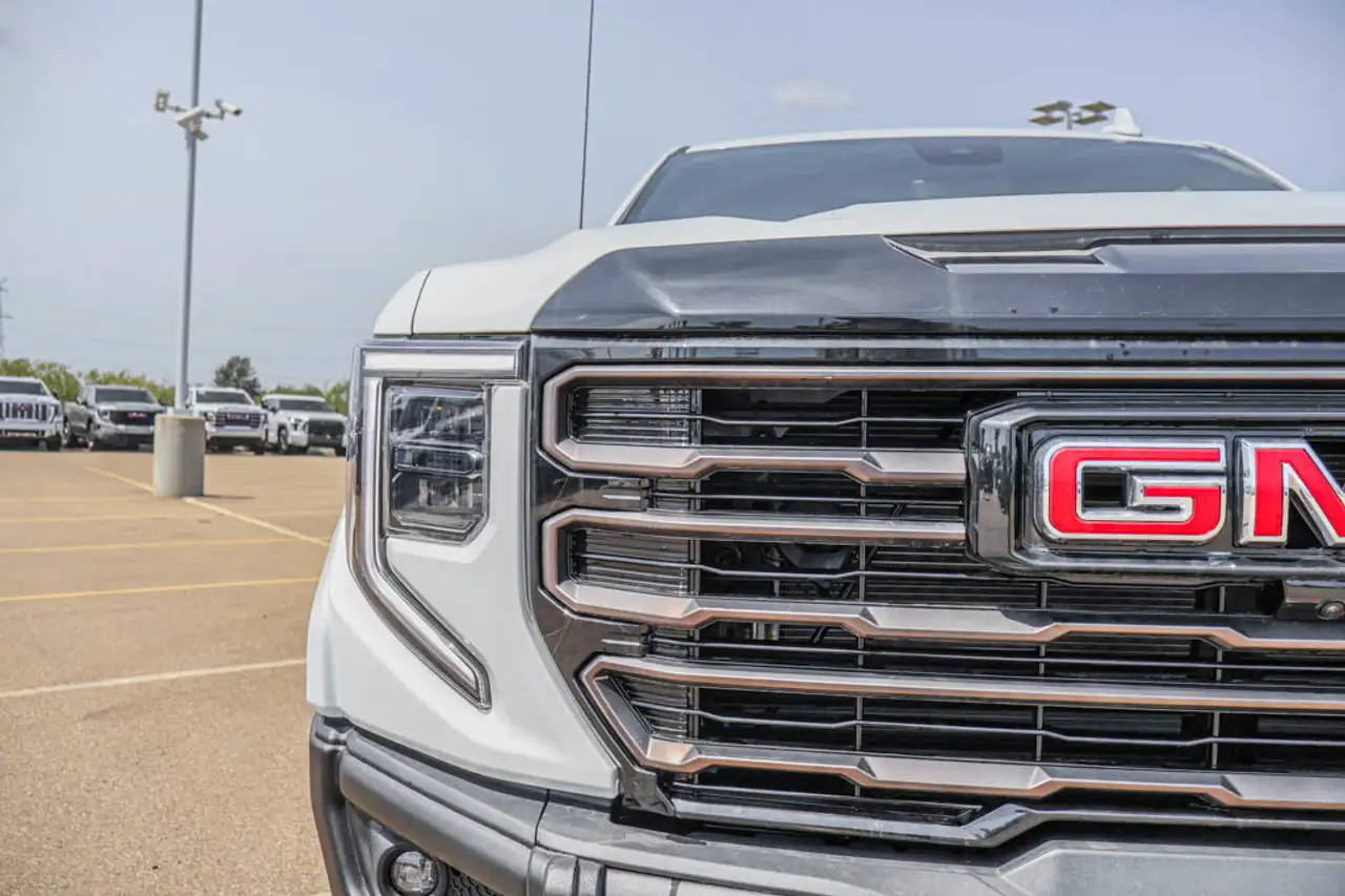 GMC Sierra 1500 снимка GMC Sierra 1500