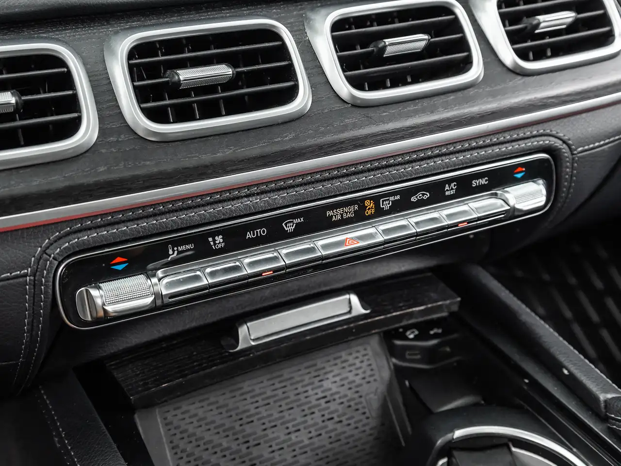 Mercedes-Benz GLS photo Mercedes-Benz GLS