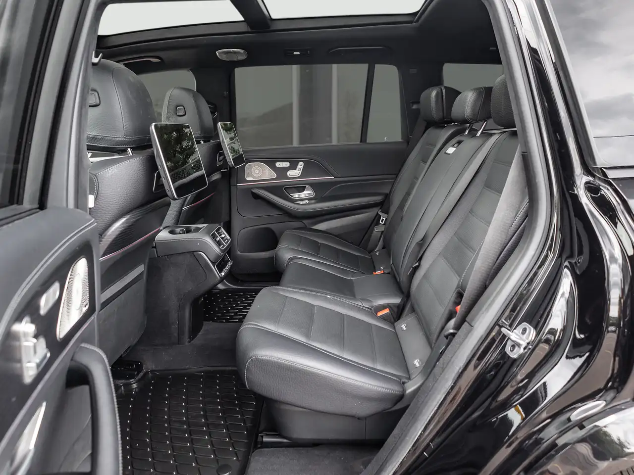 Mercedes-Benz GLS photo Mercedes-Benz GLS