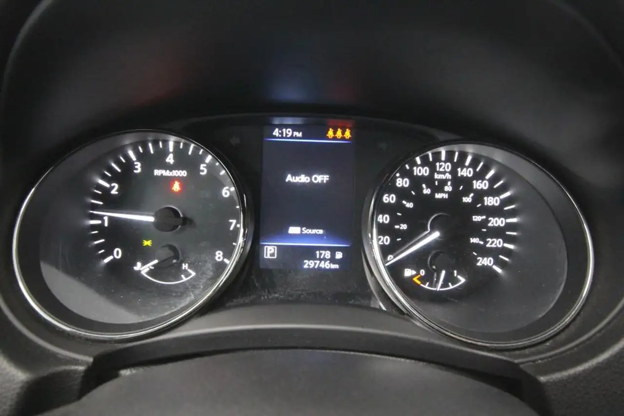Nissan Qashqai снимка Nissan Qashqai