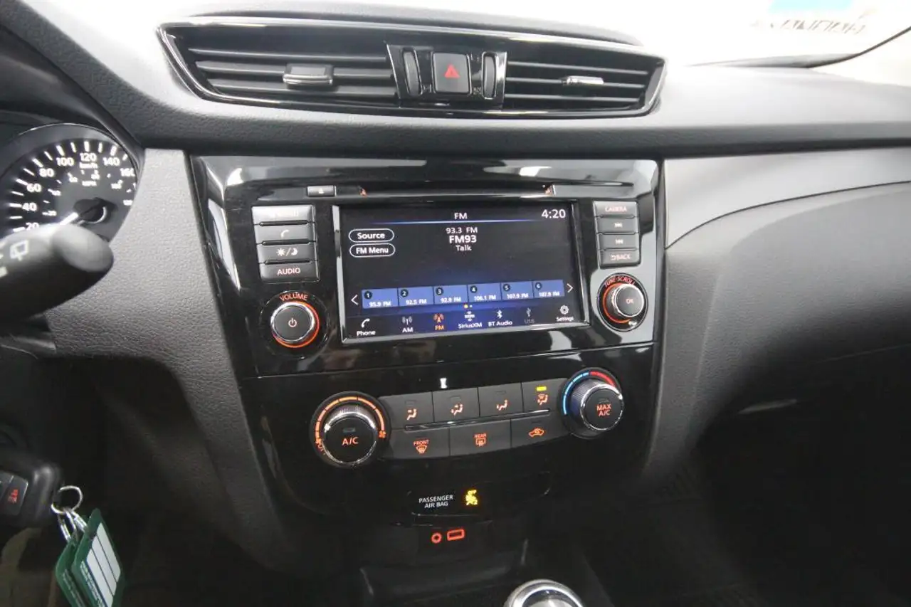 Nissan Qashqai снимка Nissan Qashqai