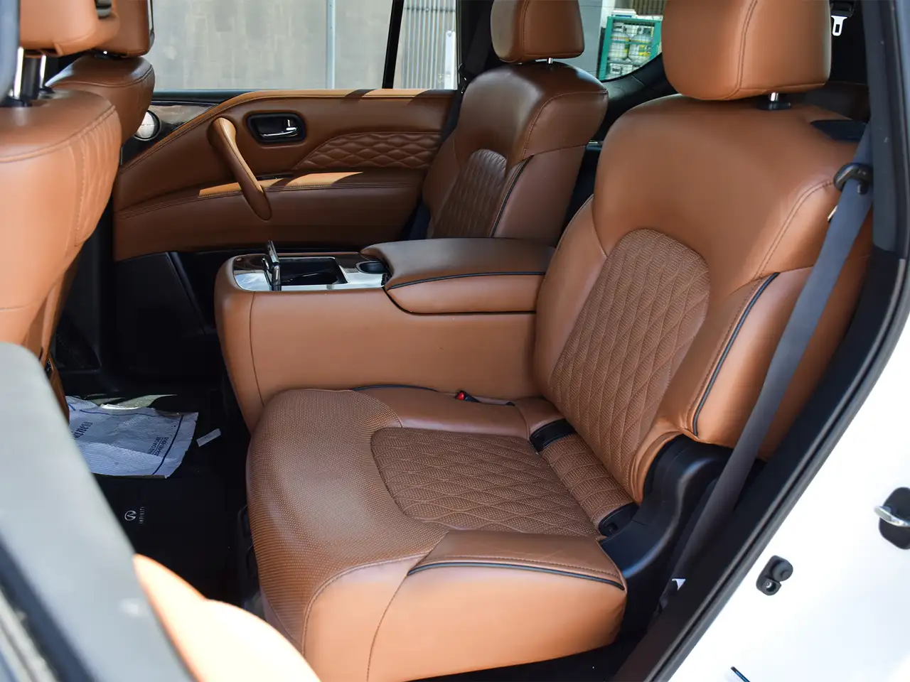 Infiniti QX80 снимка Infiniti QX80