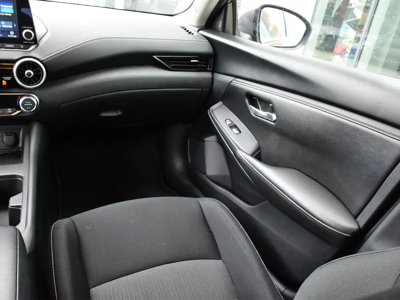 Nissan Sentra photo Nissan Sentra
