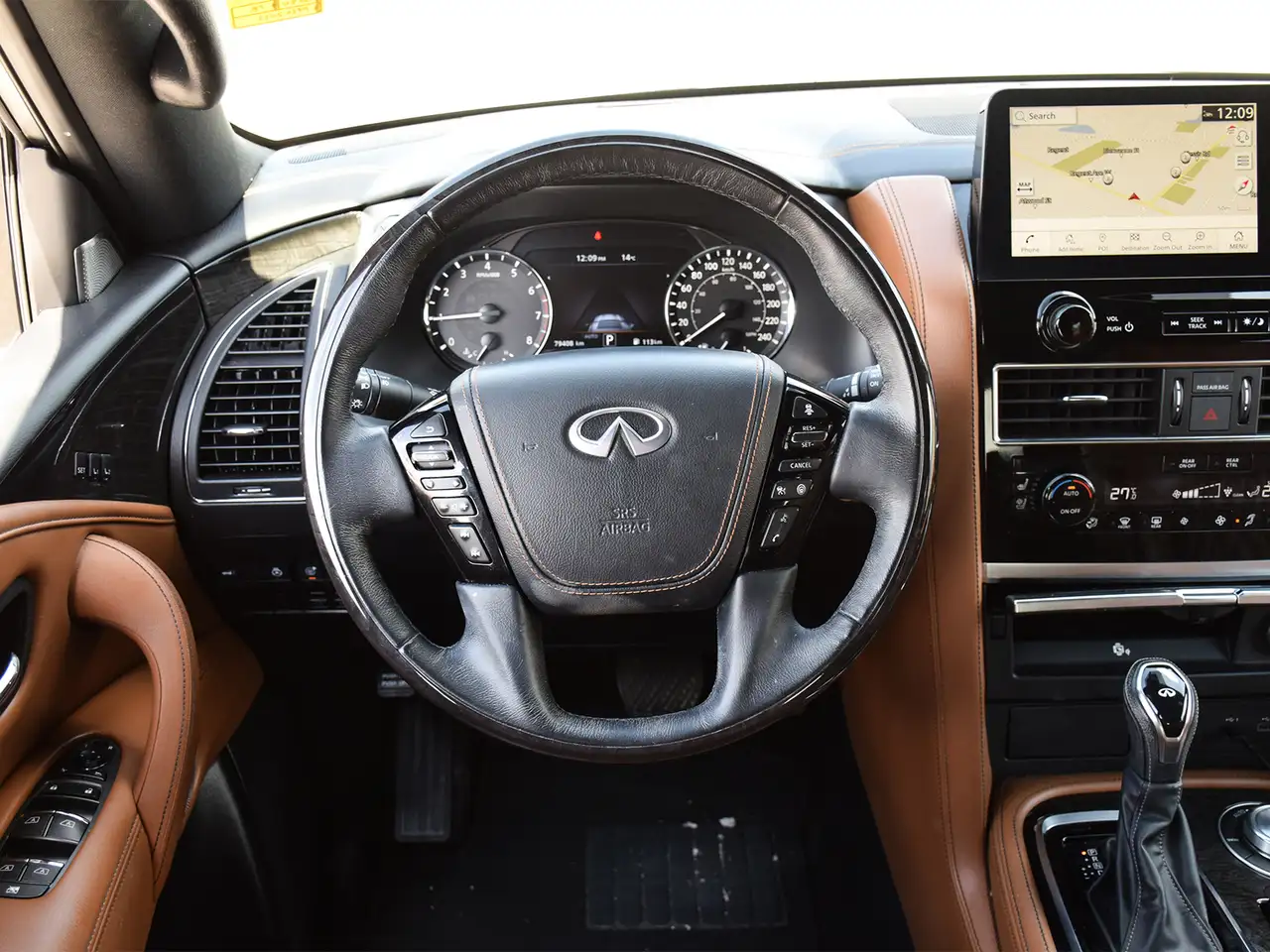 Infiniti QX80 снимка Infiniti QX80