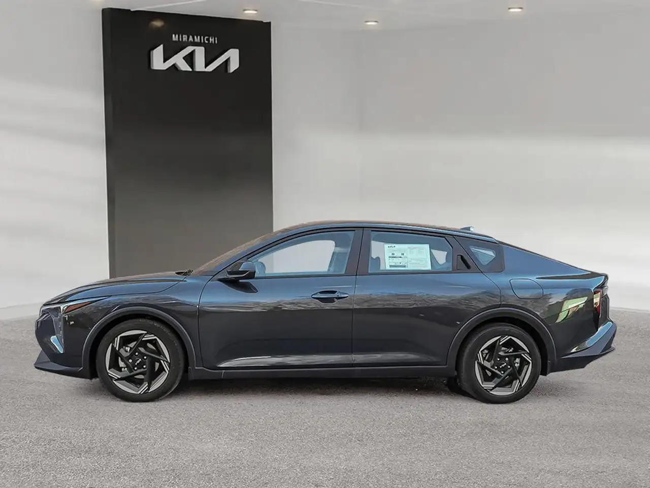 Kia K4 снимка Kia K4