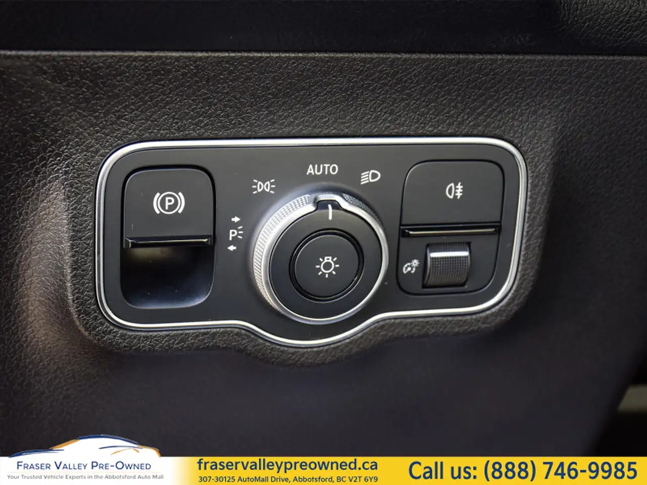 Mercedes-Benz GLB photo Mercedes-Benz GLB