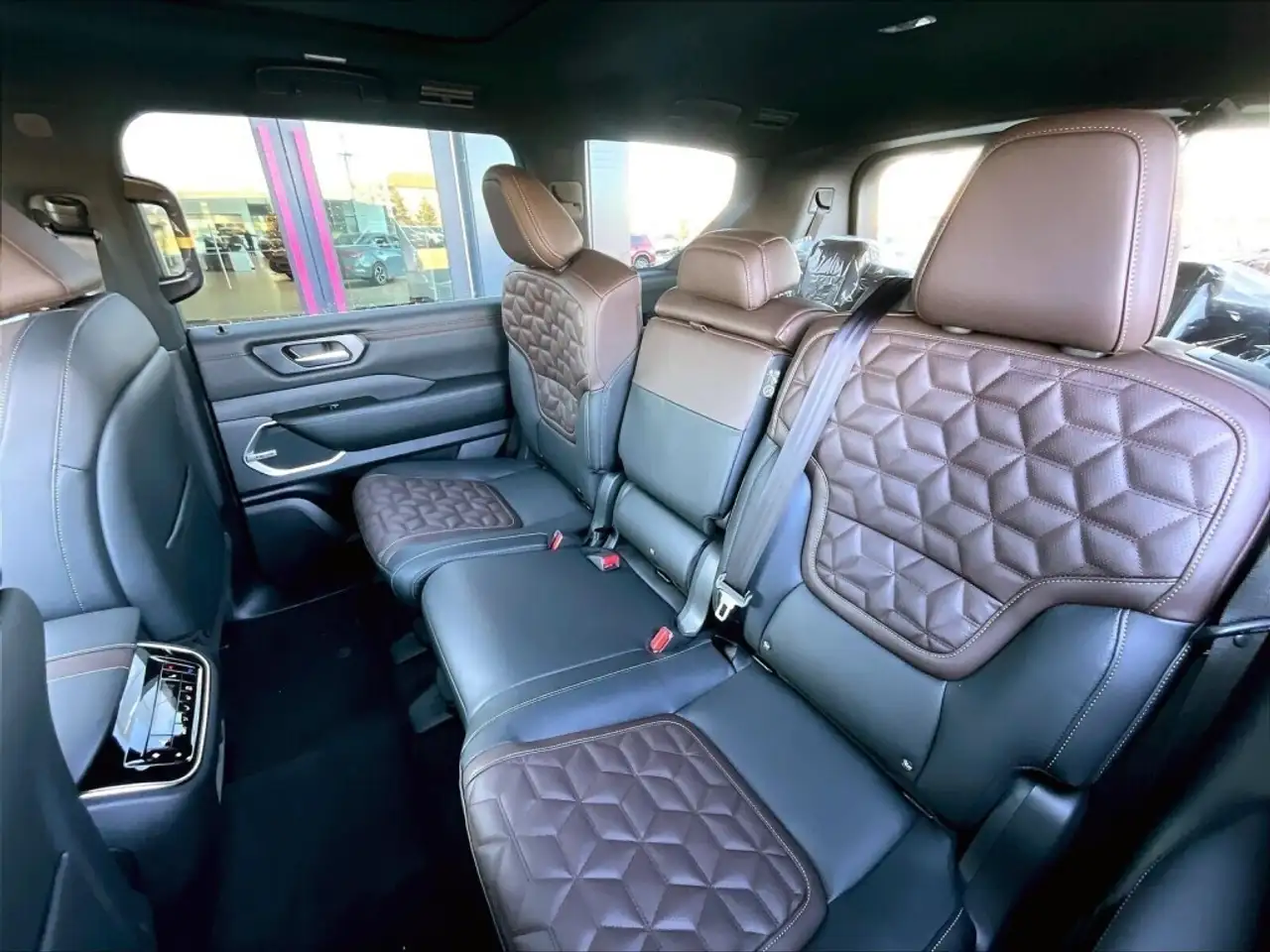 Nissan Armada снимка Nissan Armada