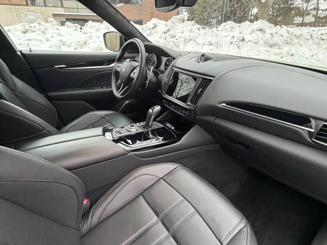 Maserati Levante снимка Maserati Levante