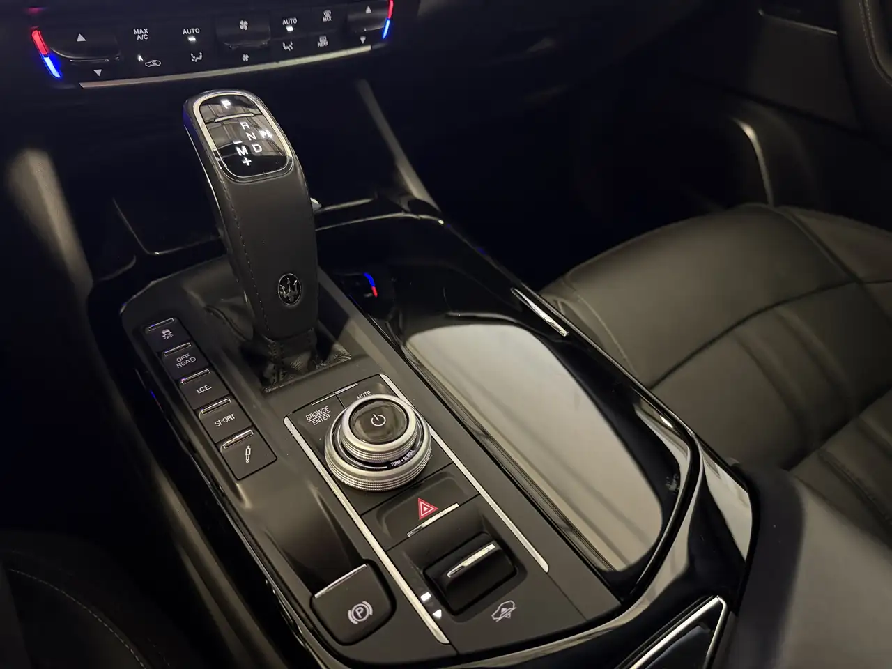 Maserati Levante снимка Maserati Levante
