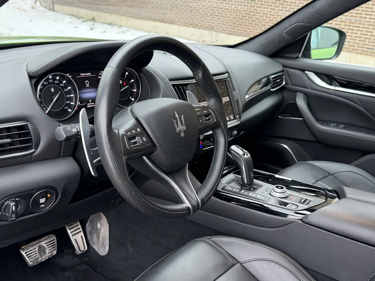 Maserati Levante снимка Maserati Levante