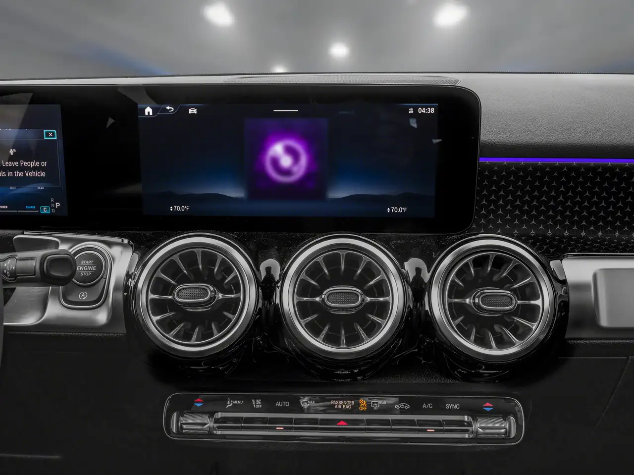 Mercedes-Benz GLB photo Mercedes-Benz GLB