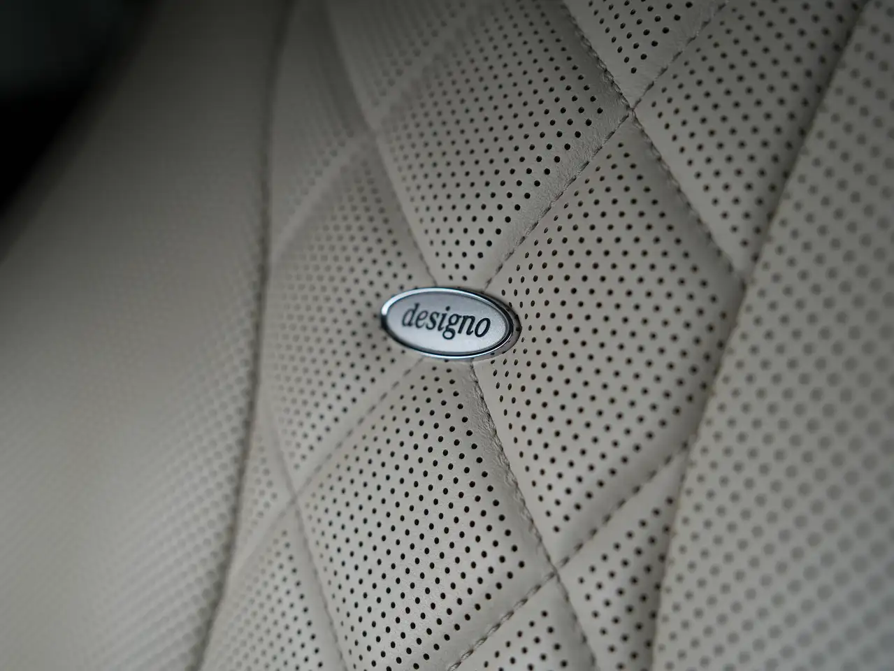Mercedes-Benz E-Class fotografie Mercedes-Benz E-Class