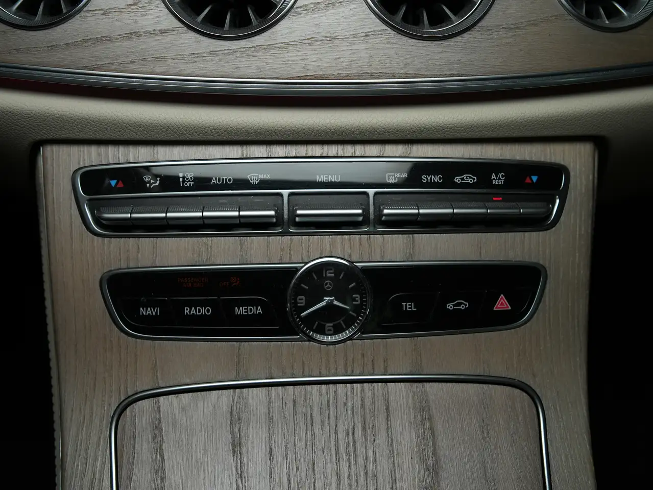 Mercedes-Benz E-Class fotografie Mercedes-Benz E-Class