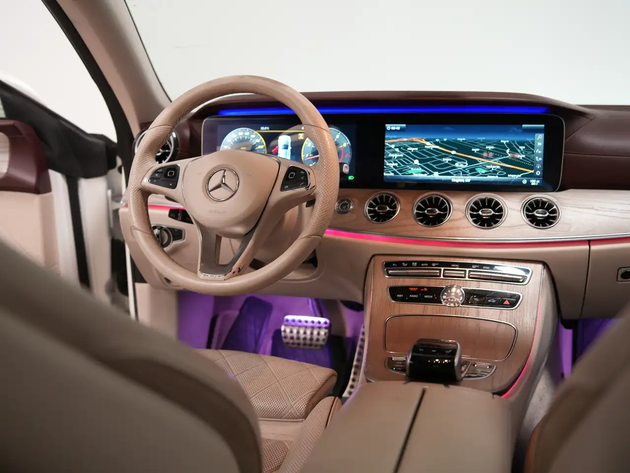Mercedes-Benz E-Class fotografie Mercedes-Benz E-Class