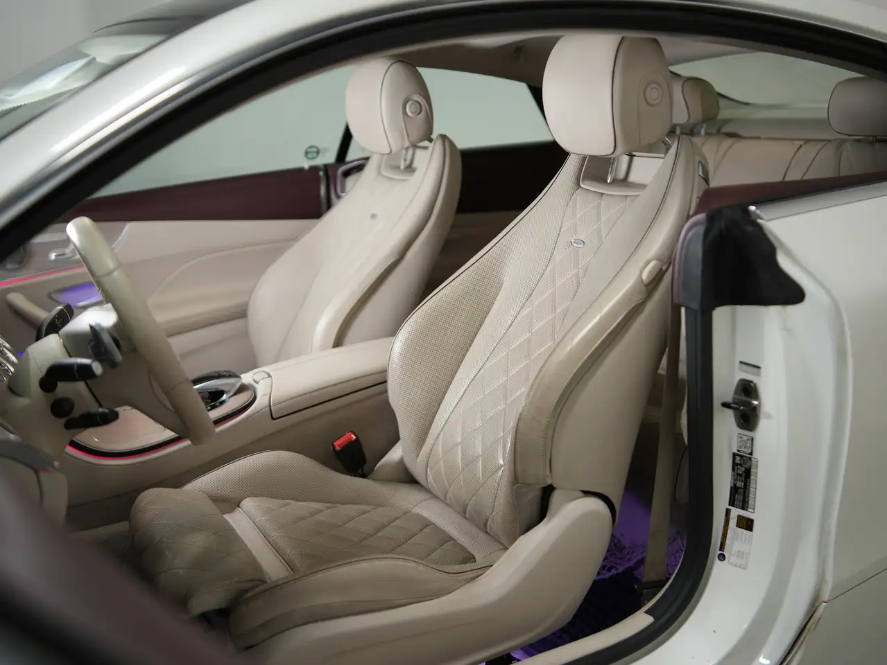 Mercedes-Benz E-Class fotografie Mercedes-Benz E-Class