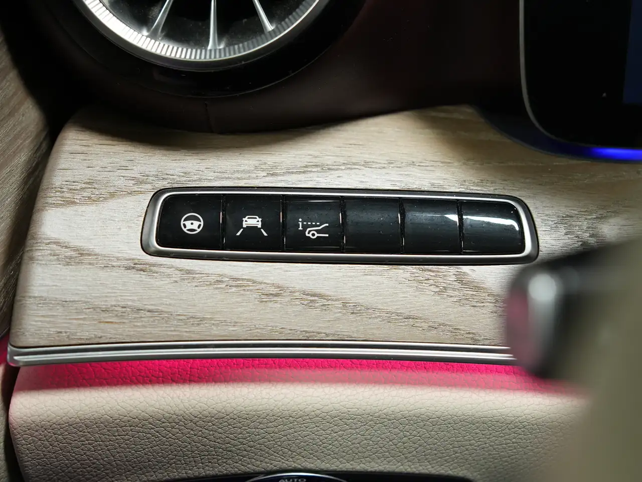 Mercedes-Benz E-Class fotografie Mercedes-Benz E-Class