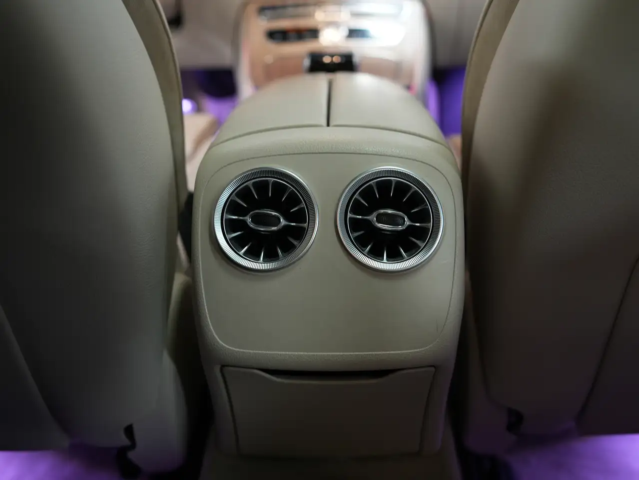 Mercedes-Benz E-Class fotografie Mercedes-Benz E-Class