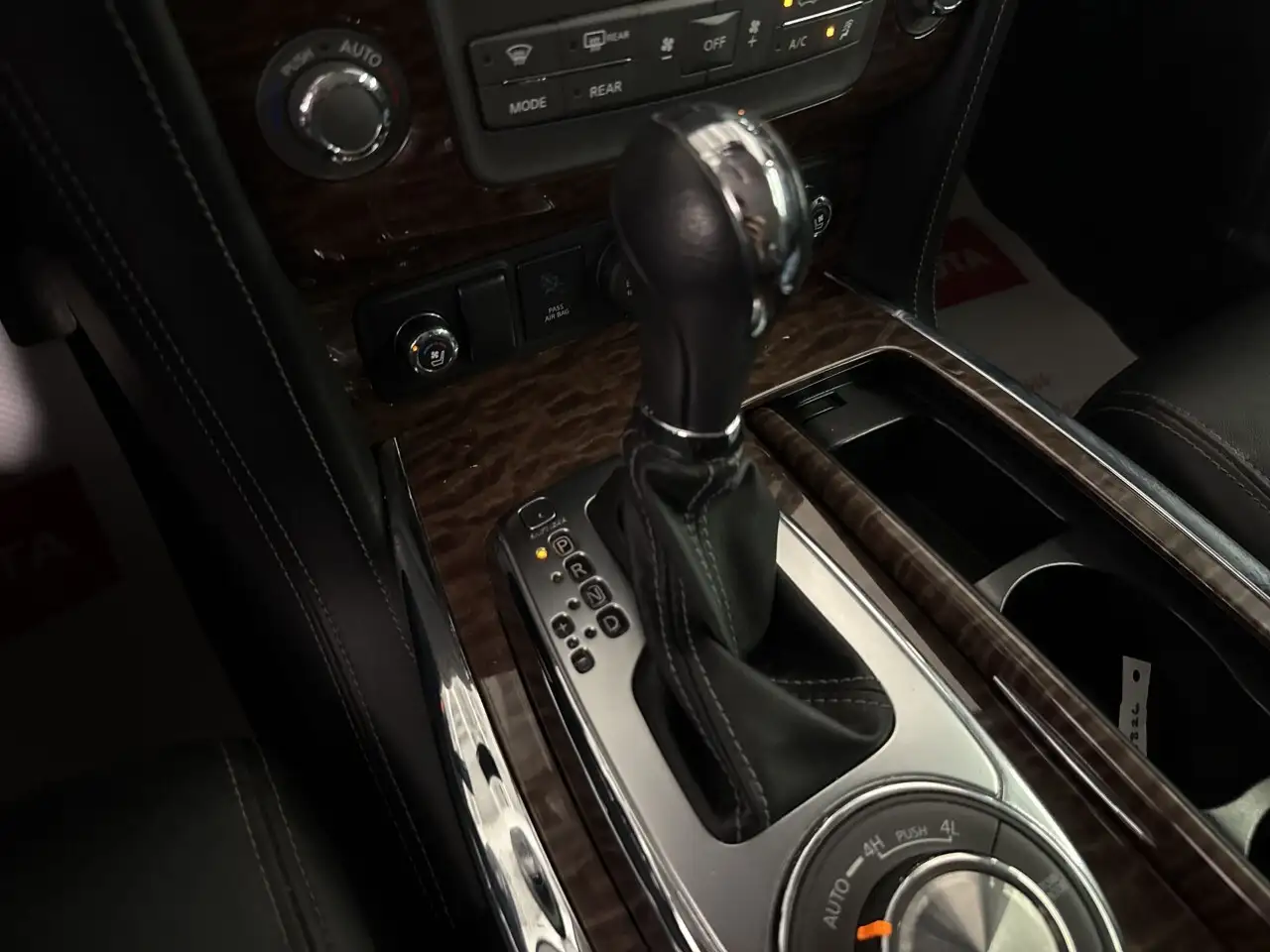 Nissan Armada fotografie Nissan Armada