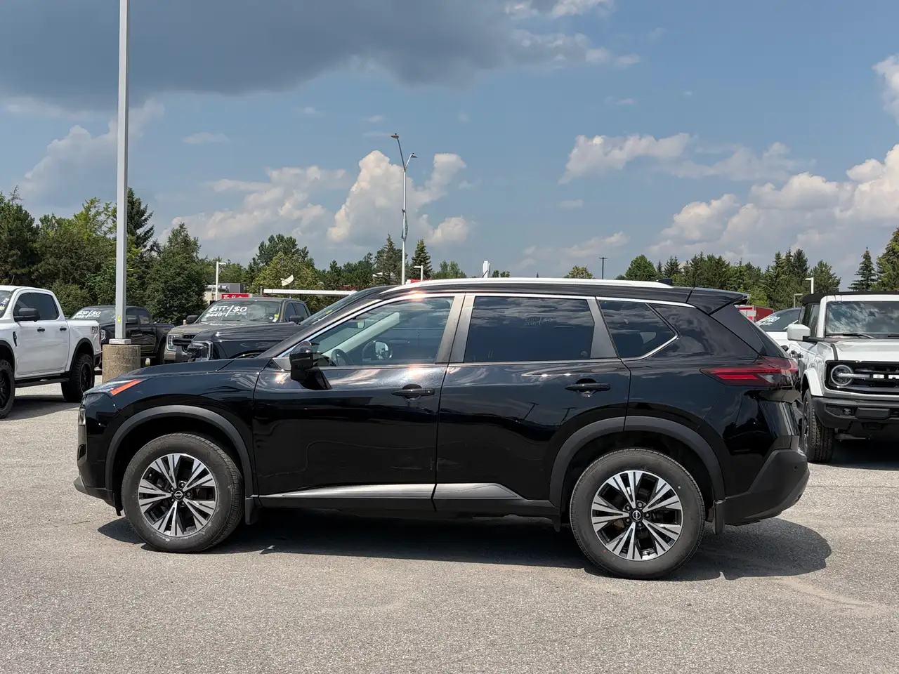 Nissan Rogue fotografie Nissan Rogue