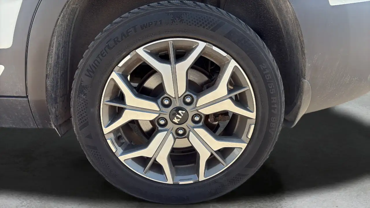 Kia Seltos photo Kia Seltos