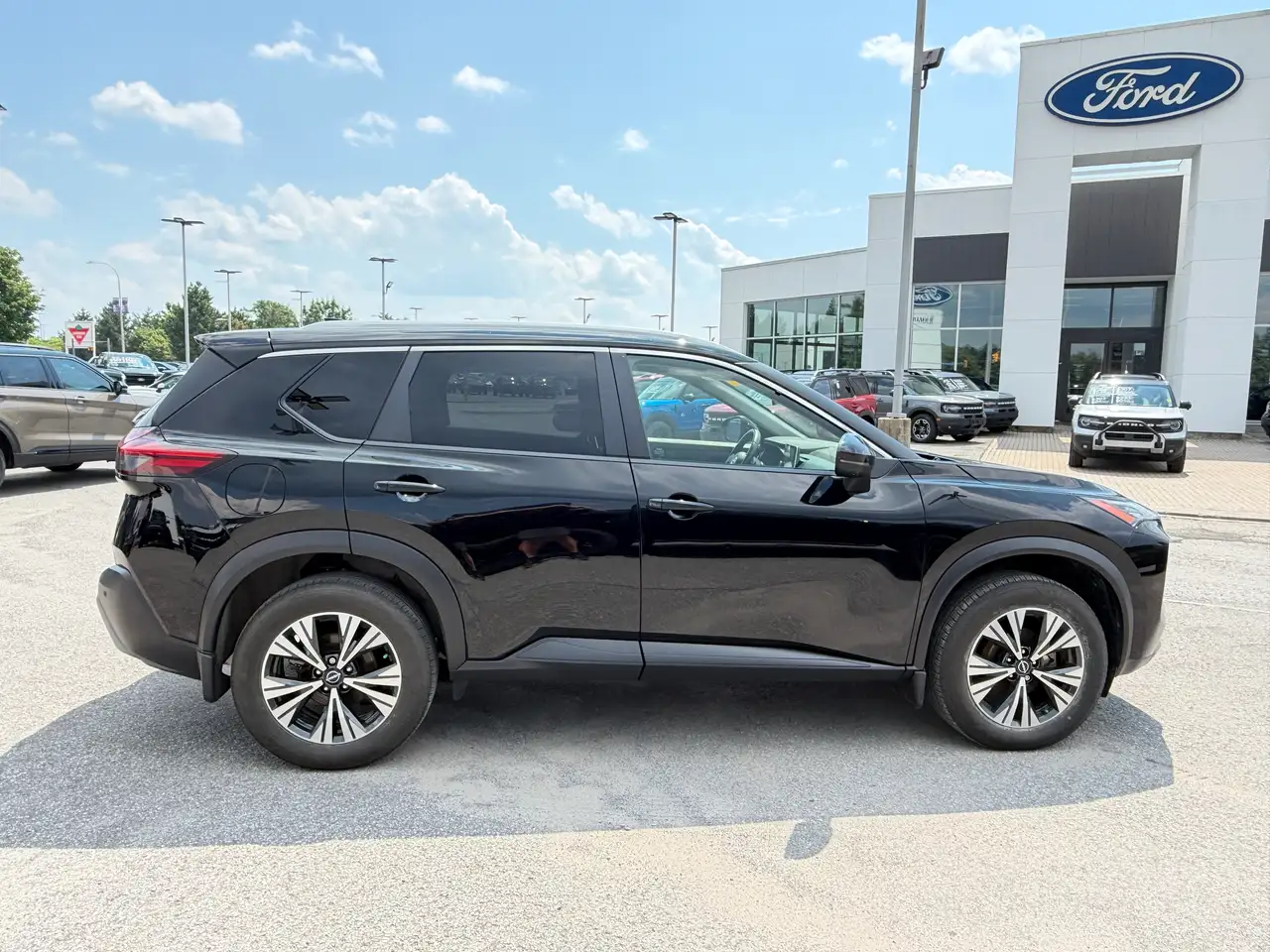 Nissan Rogue fotografie Nissan Rogue